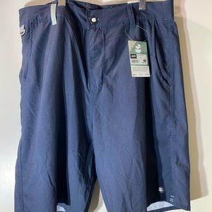 Jetty 
Mens size 32 hybrid short